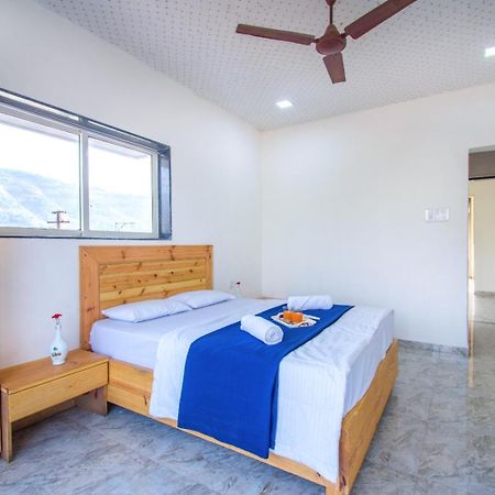Empyrean Stay Ll 6Bhk Ll Royal Bramha Palace Ll Pvt Pool Ll Lonavala Dış mekan fotoğraf