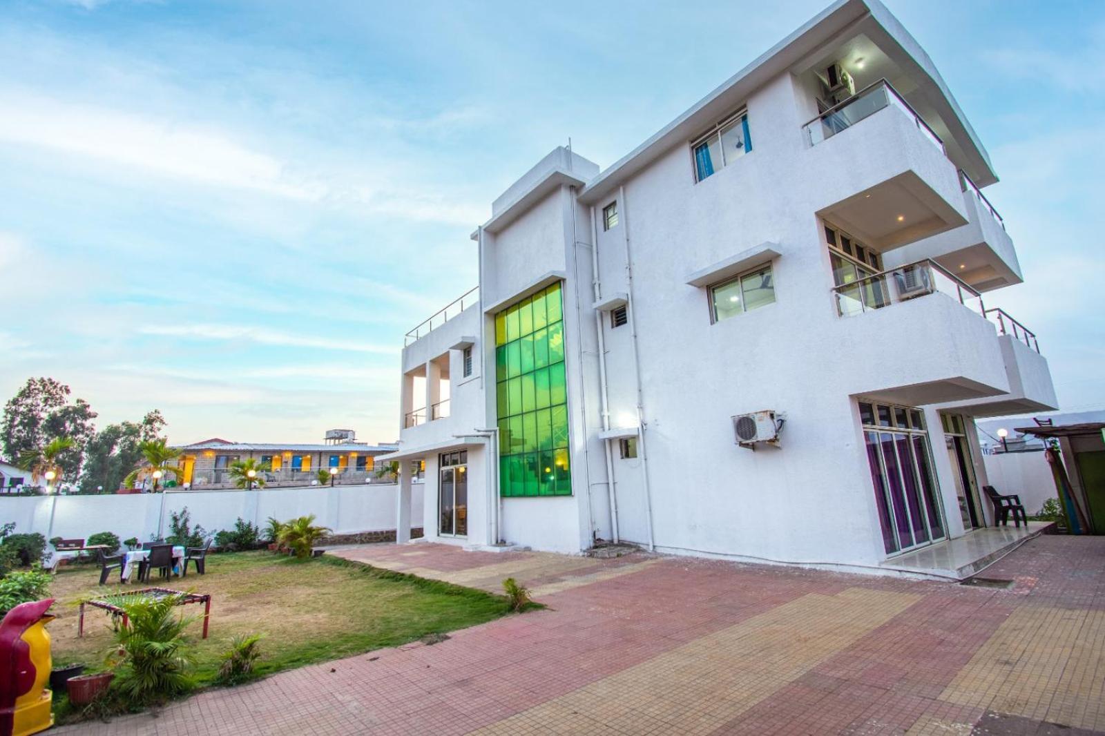 Empyrean Stay Ll 6Bhk Ll Royal Bramha Palace Ll Pvt Pool Ll Lonavala Dış mekan fotoğraf